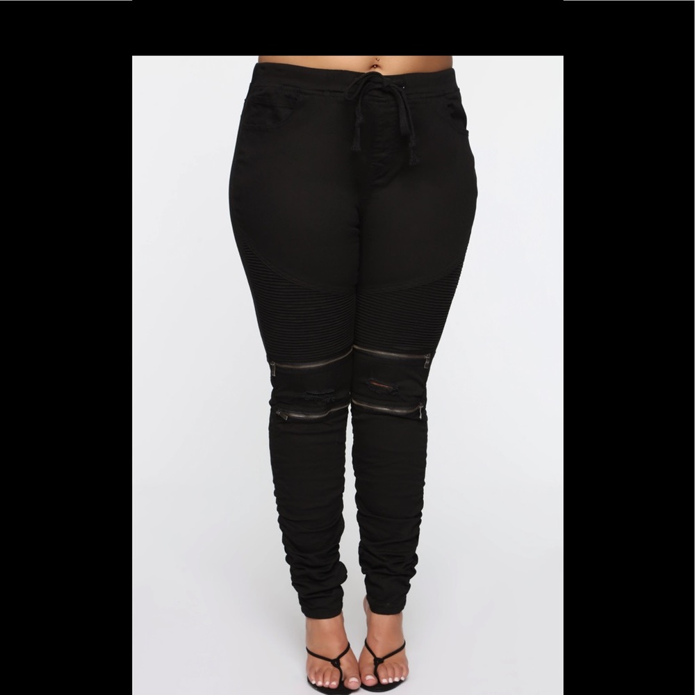 Fashion Nova keep up Jogger Jeans - Black size 1X